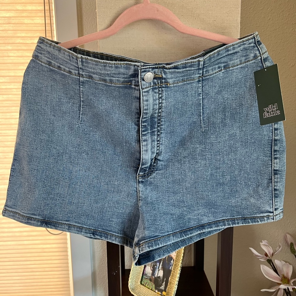 Wild fable highest rise blue Jean shorts 16/33 and a 14/32 waist stretchy